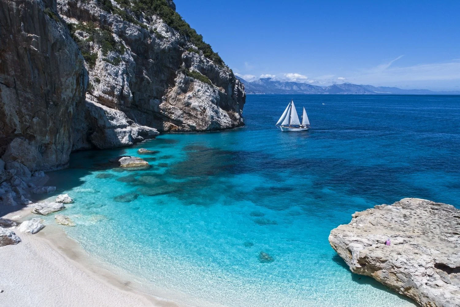 escursione-cala-gonone-veliero-dovesesto13_1500x1000-70218f1a